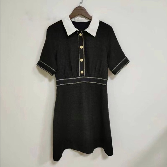 Short-Sleeved Black Dress - Picture 1 of 6